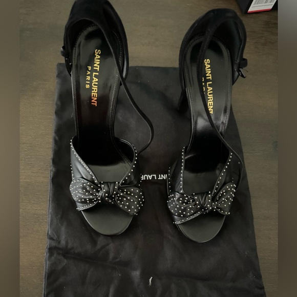 Saint Laurent bow embellished studded leather and suede platform heels - Picture 4 of 8